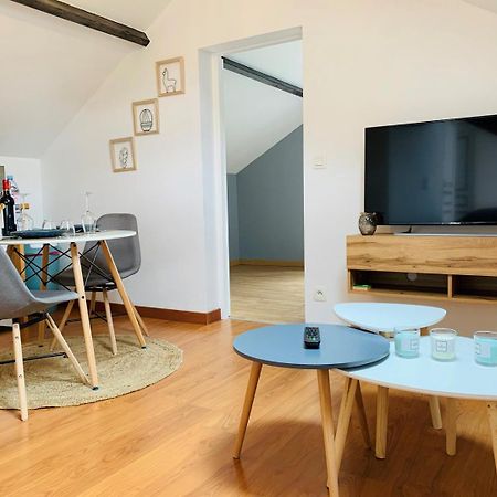 Appartement Au Style Scandinave - Pour Deux Personnes Proche De Chartres Luisant Екстериор снимка
