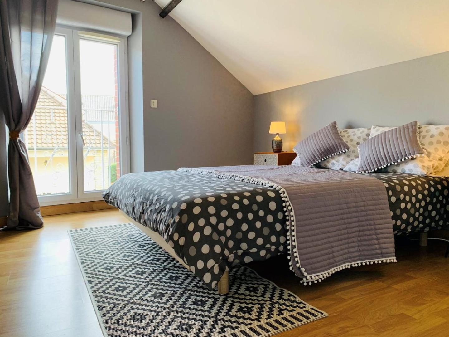 Appartement Au Style Scandinave - Pour Deux Personnes Proche De Chartres Luisant Екстериор снимка